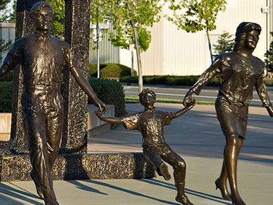 Photo: Richard and Annette Bloch Cancer Survivors Park